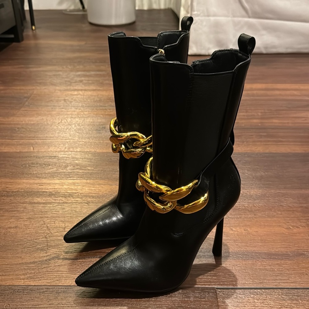 Azalea Wang NWT Heel Boots with Chain detail and side zipper. - Picture 2 of 8